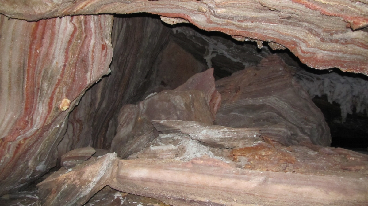 غار نمکدان قشم